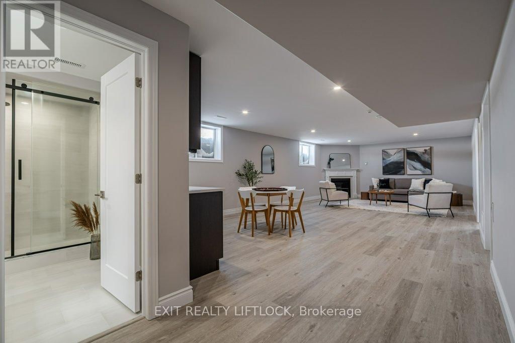 802 STEINBERG COURT Image 32