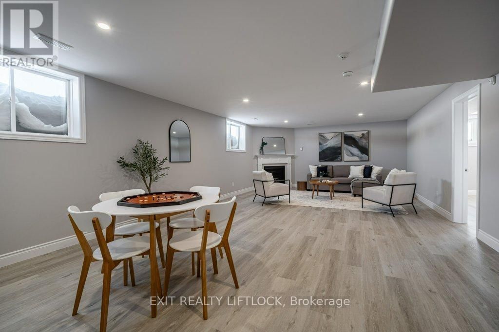 802 STEINBERG COURT Image 34