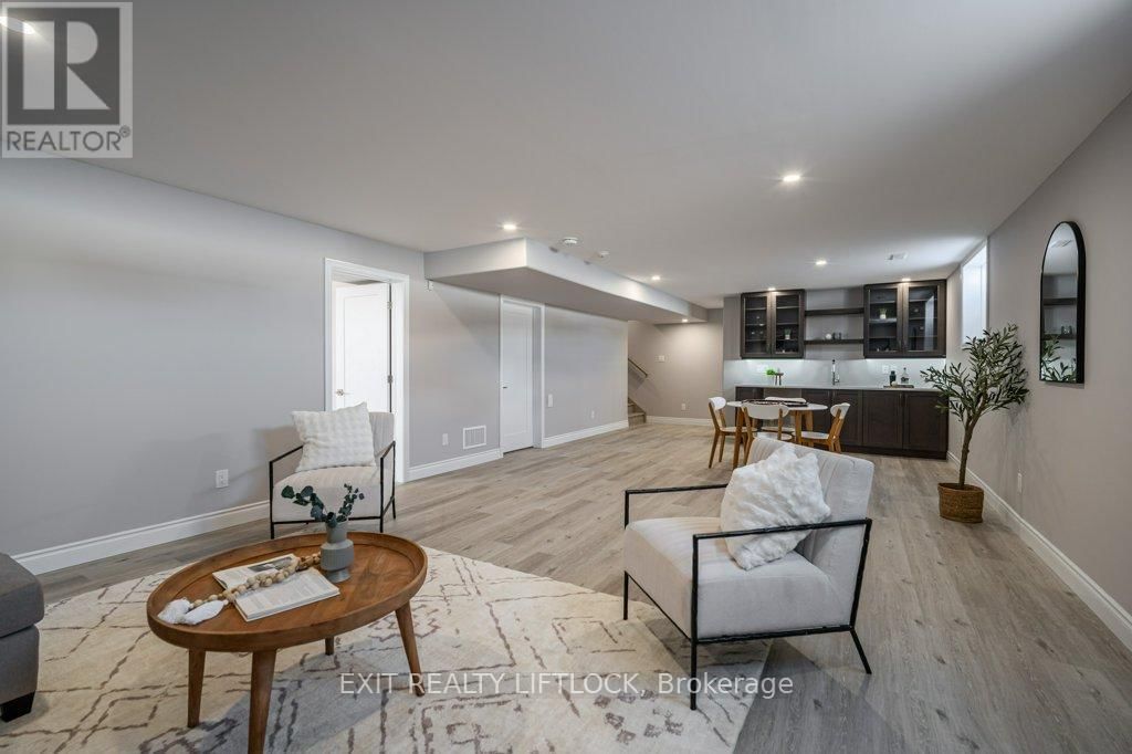 802 STEINBERG COURT Image 36