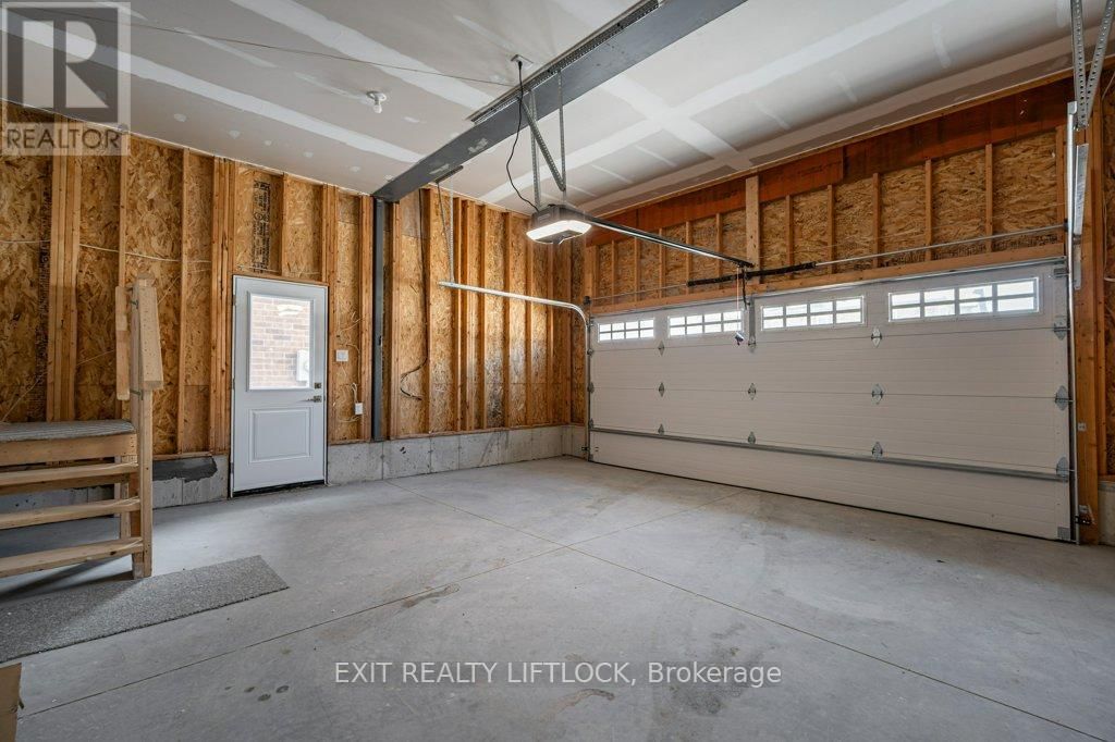 802 STEINBERG COURT Image 39