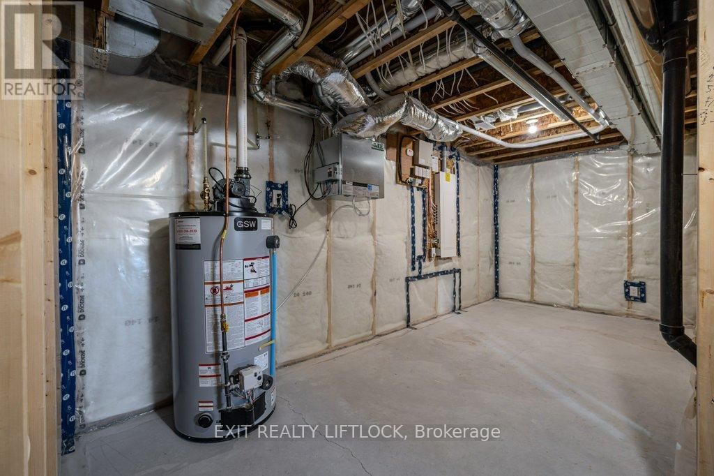 802 STEINBERG COURT Image 40