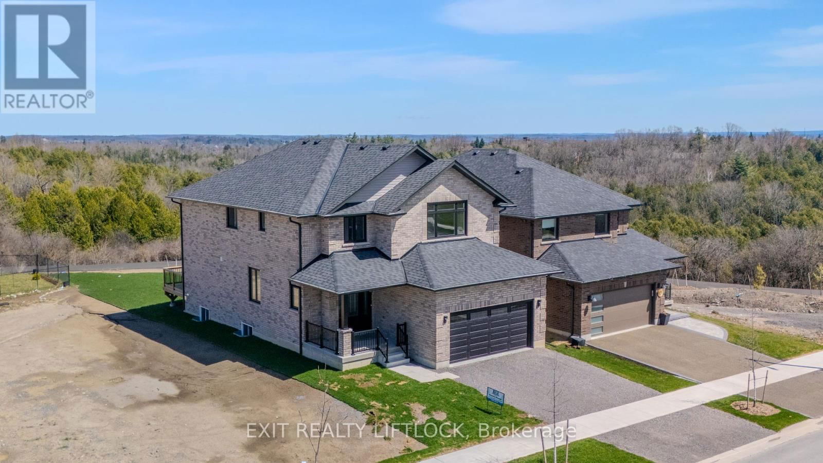 802 STEINBERG COURT Image 46