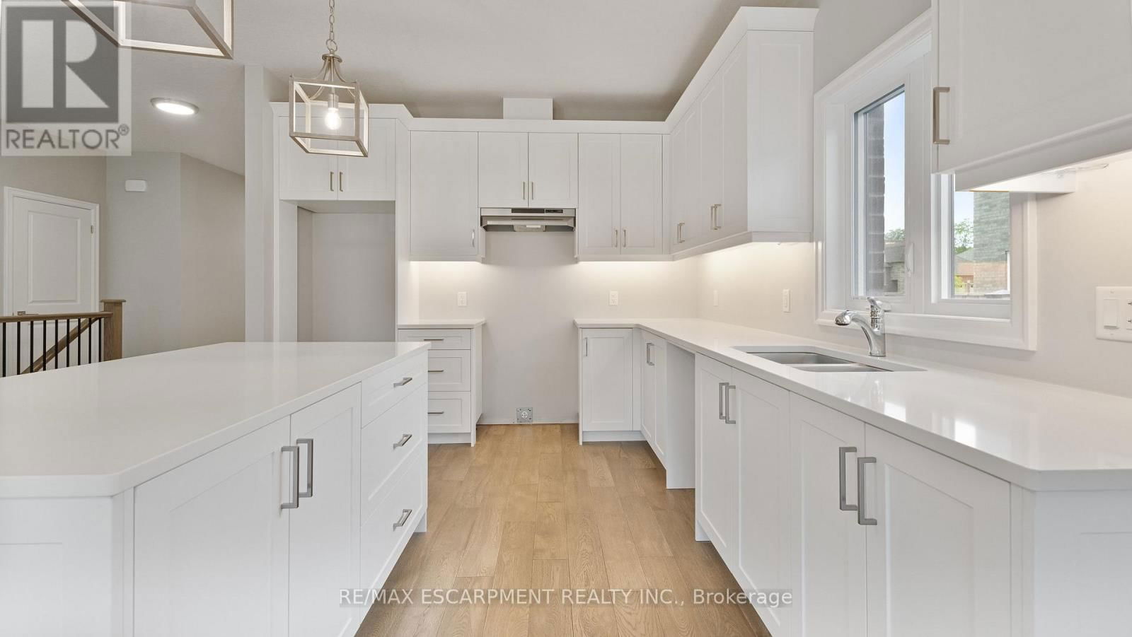 45 VANROOY TRAIL Image 13