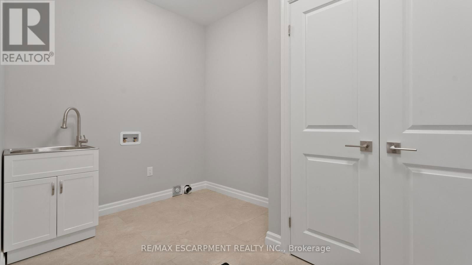45 VANROOY TRAIL Image 8