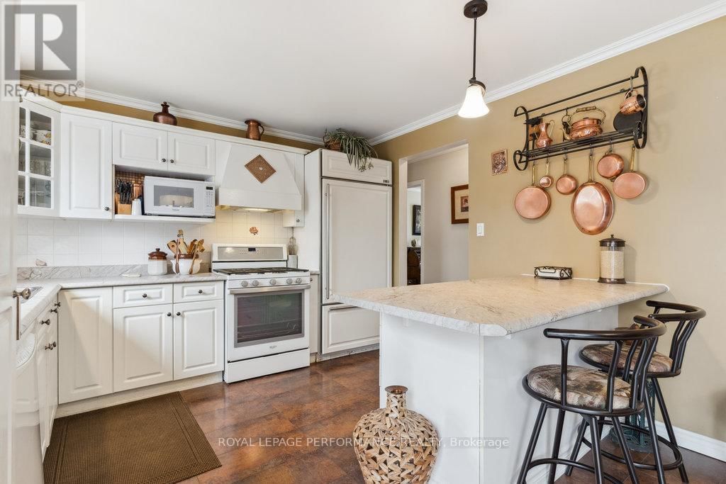 1645 FISHER AVENUE Image 17