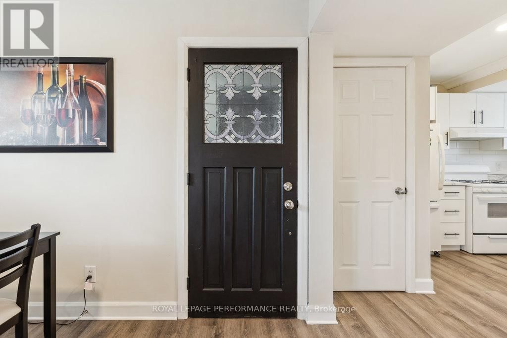 1645 FISHER AVENUE Image 36