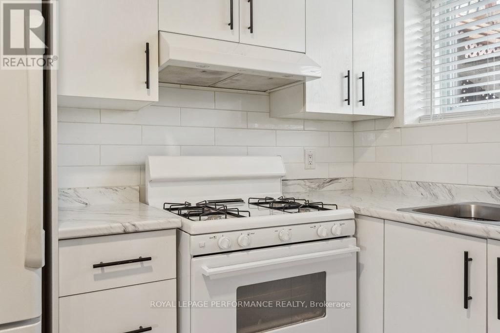 1645 FISHER AVENUE Image 37