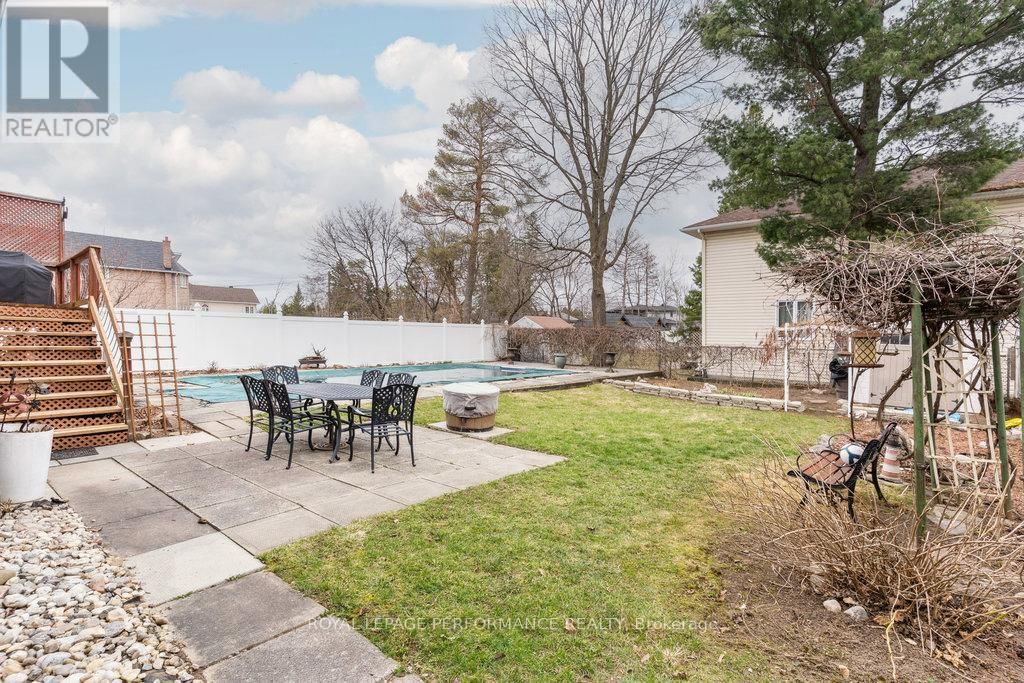 1645 FISHER AVENUE Image 42