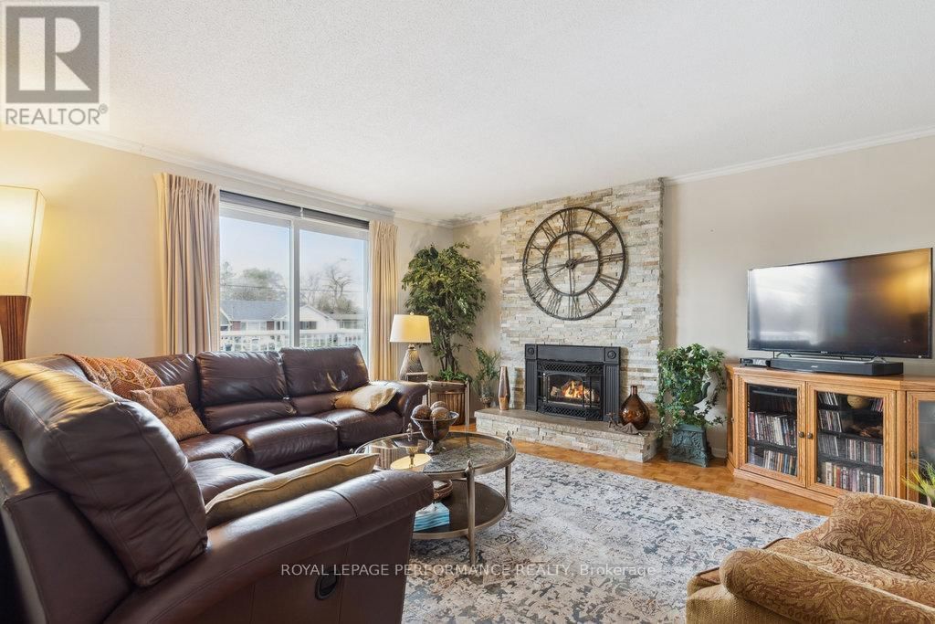 1645 FISHER AVENUE Image 8
