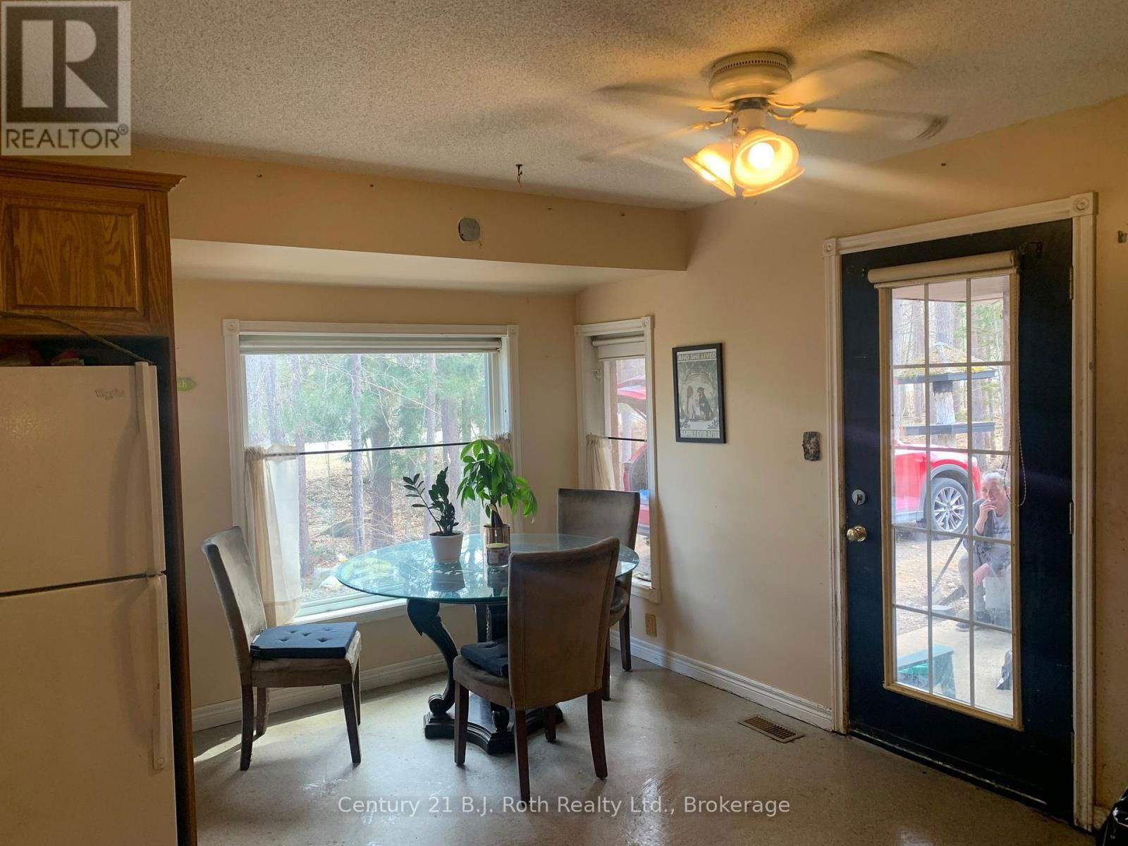 1087 MERKLEY ROAD Image 11