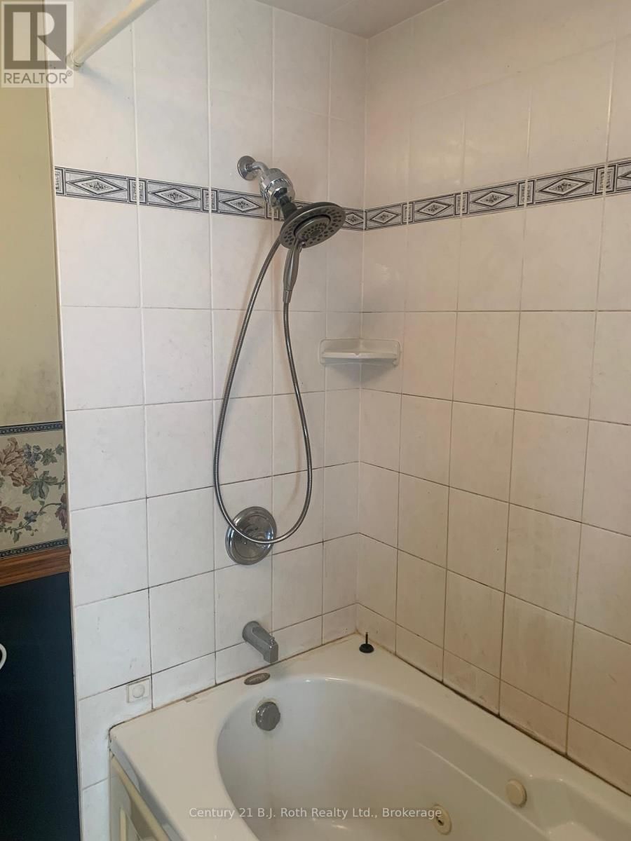1087 MERKLEY ROAD Image 18
