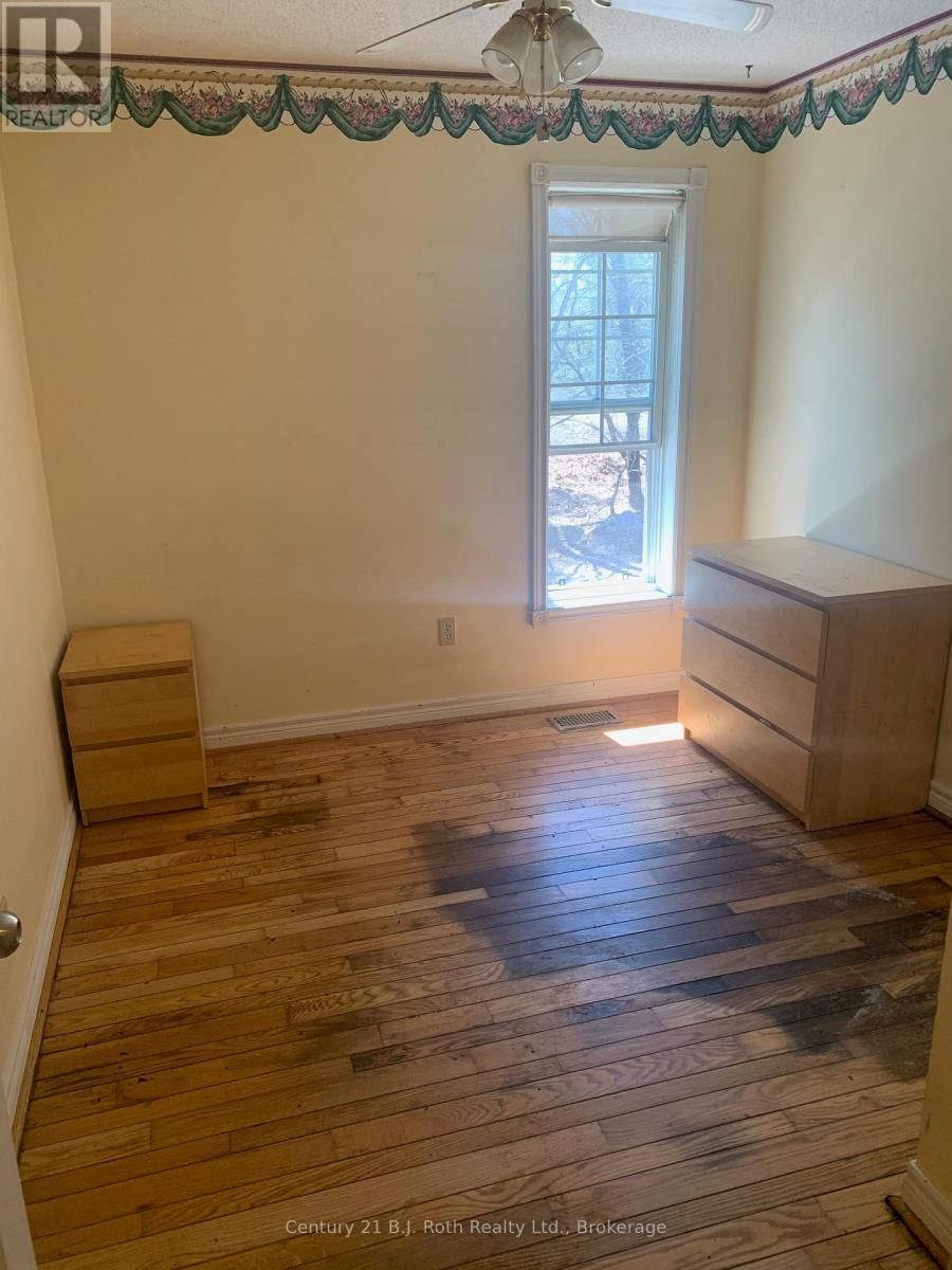 1087 MERKLEY ROAD Image 20