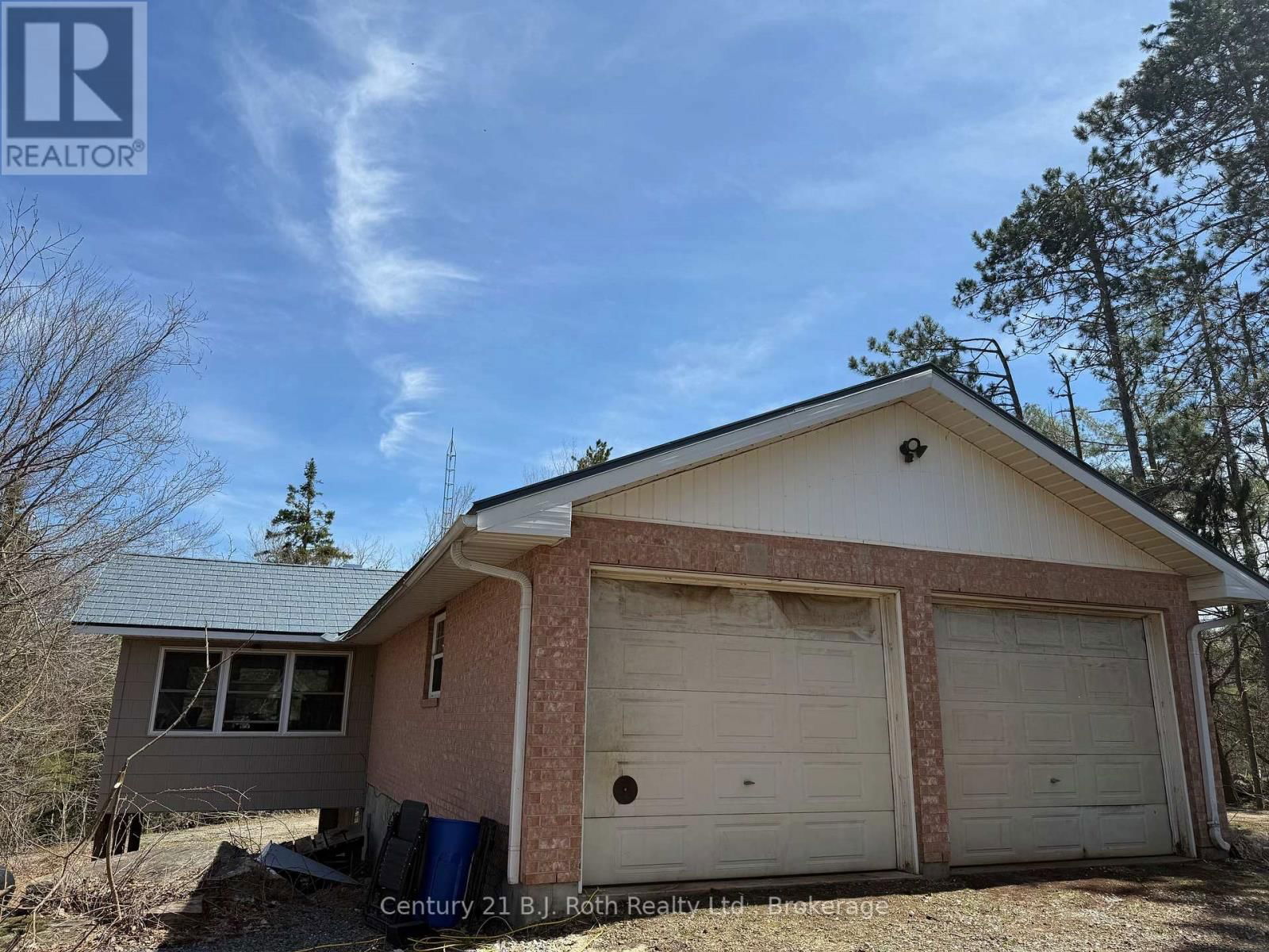1087 MERKLEY ROAD Image 42