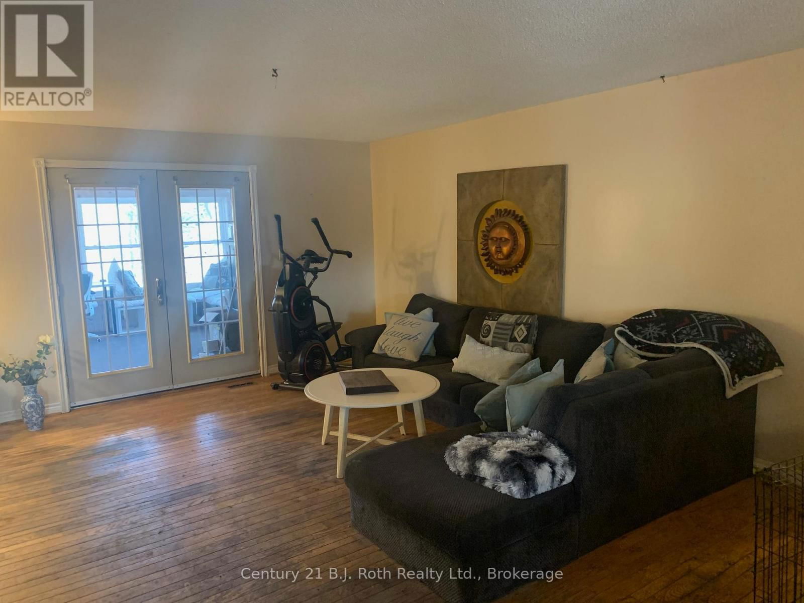 1087 MERKLEY ROAD Image 5