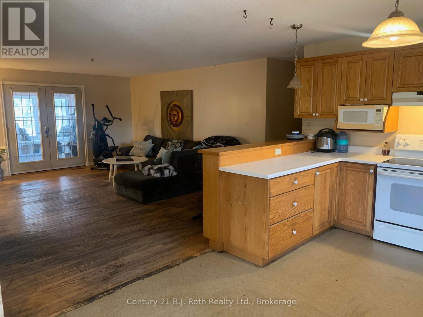 1087 MERKLEY ROAD Image 6