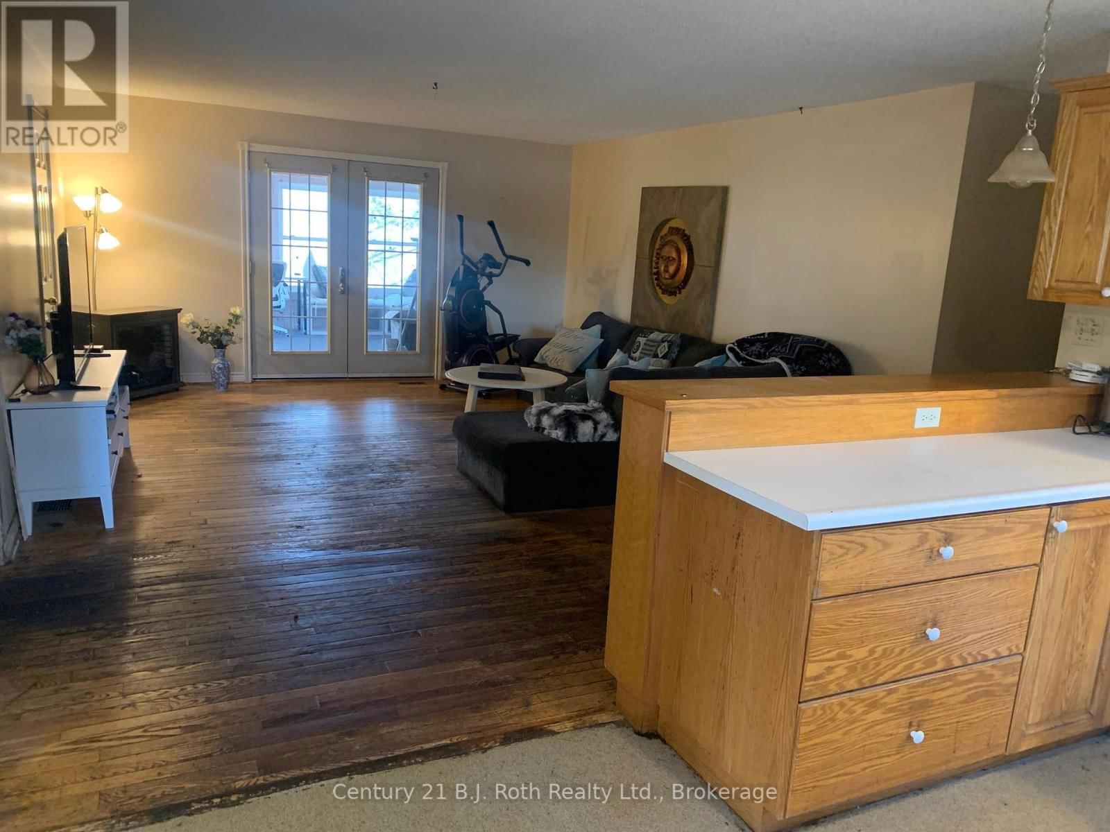 1087 MERKLEY ROAD Image 7