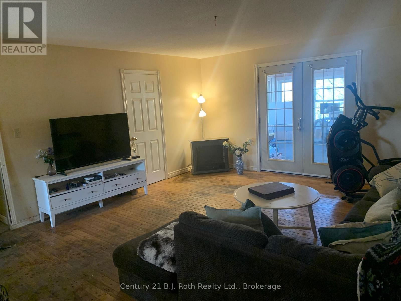 1087 MERKLEY ROAD Image 8