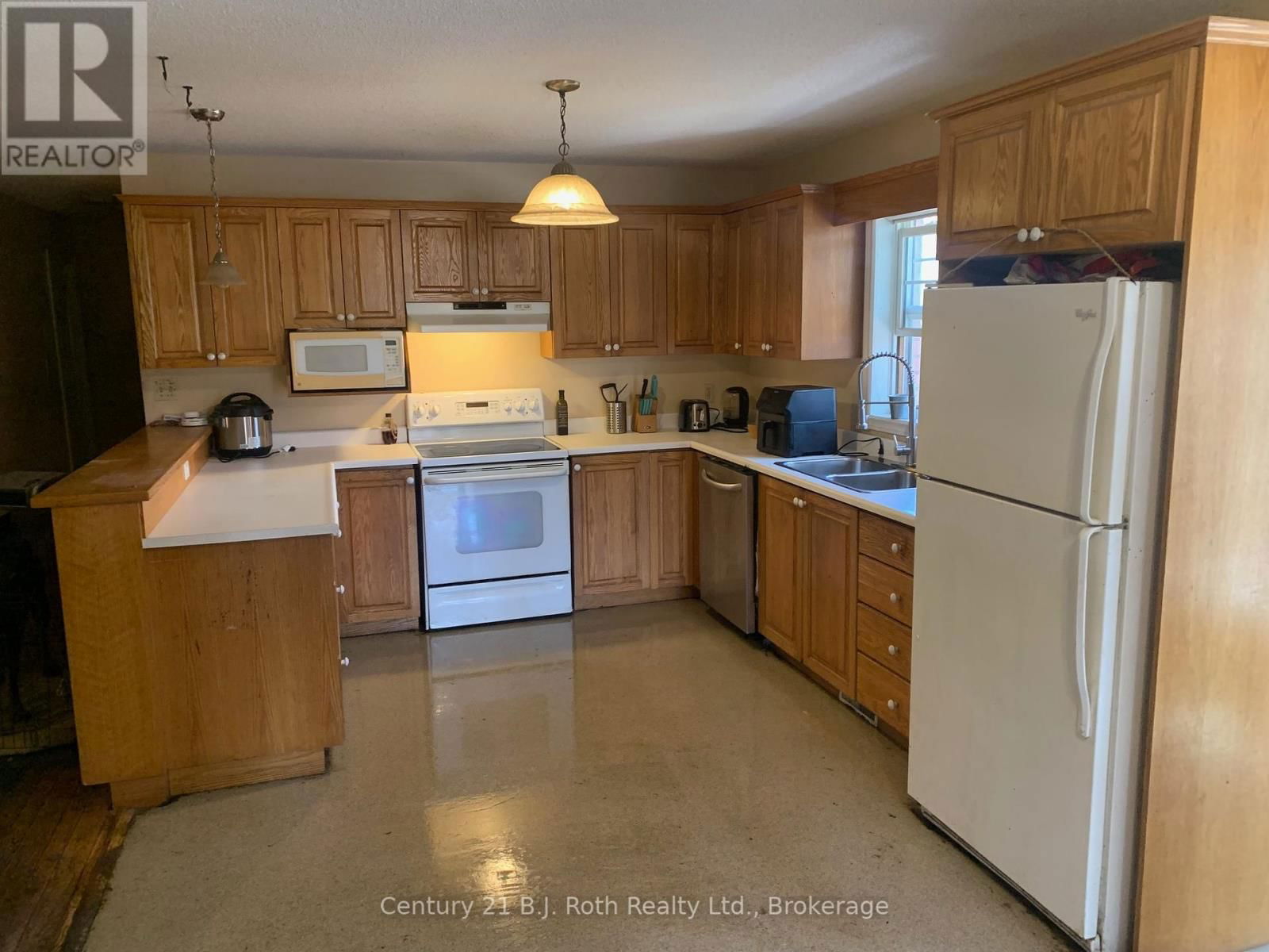 1087 MERKLEY ROAD Image 9