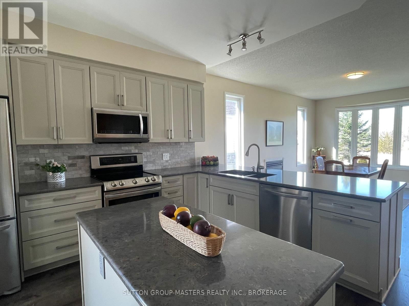 30 COUNTRY CLUB DRIVE Image 15