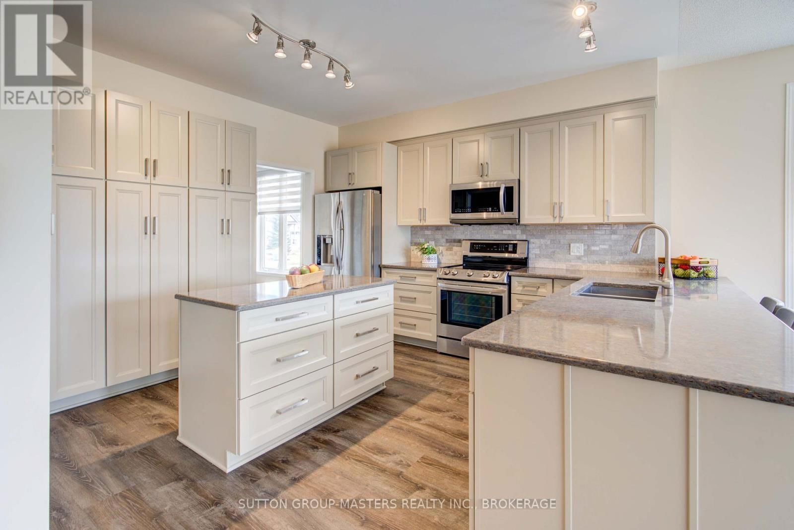 30 COUNTRY CLUB DRIVE Image 16