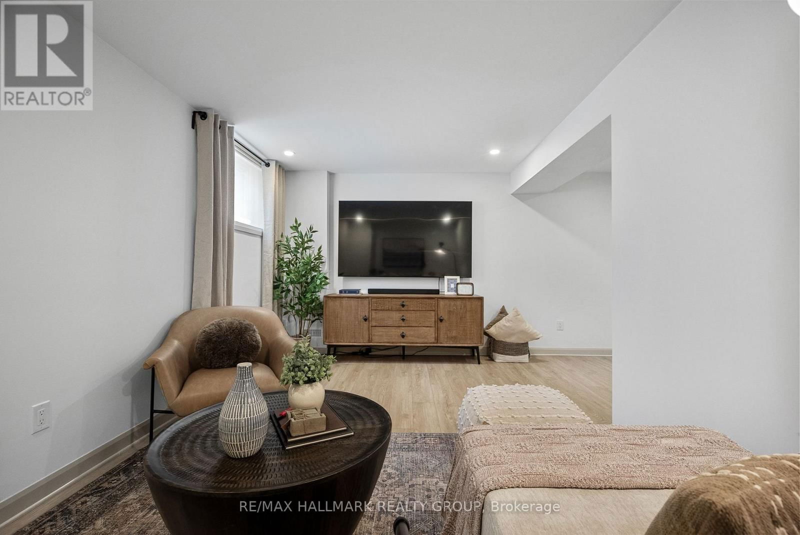 601 IDYLLIC TERRACE Image 44