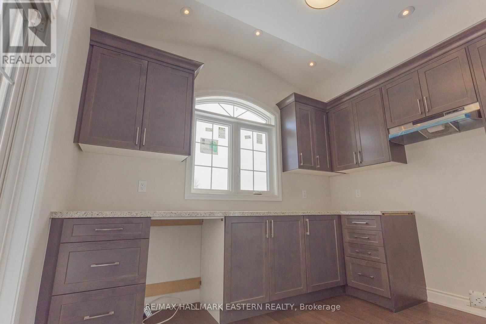 35 COLDBROOK DRIVE Image 8