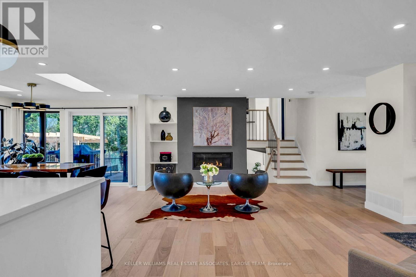 16 LYNNDALE DRIVE Image 12
