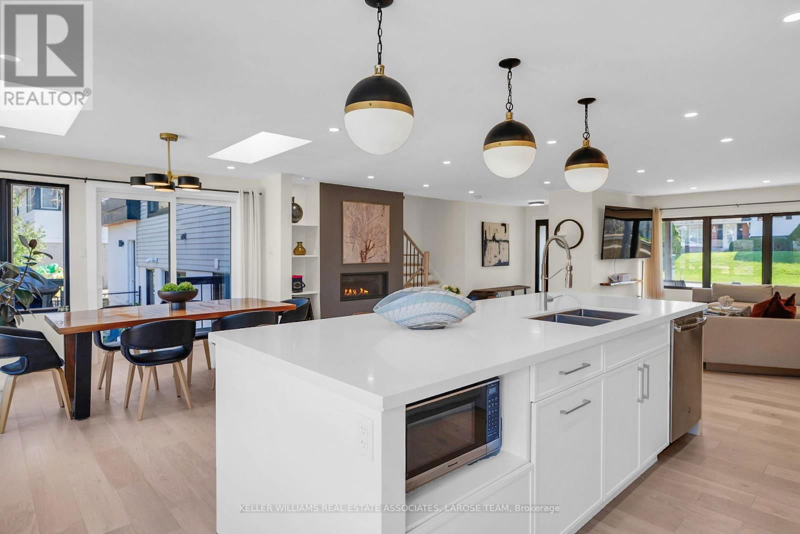16 LYNNDALE DRIVE Image 17