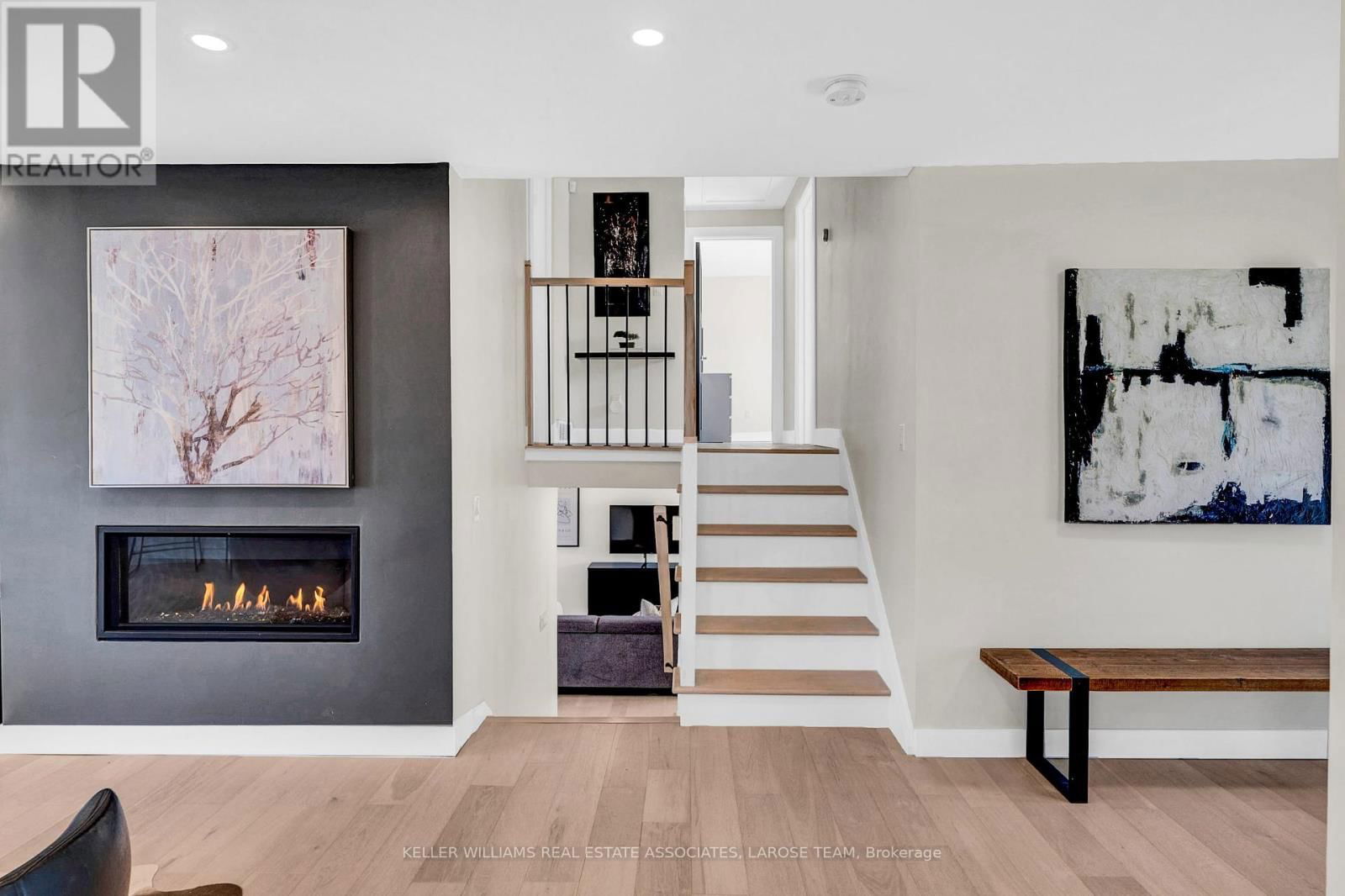 16 LYNNDALE DRIVE Image 18