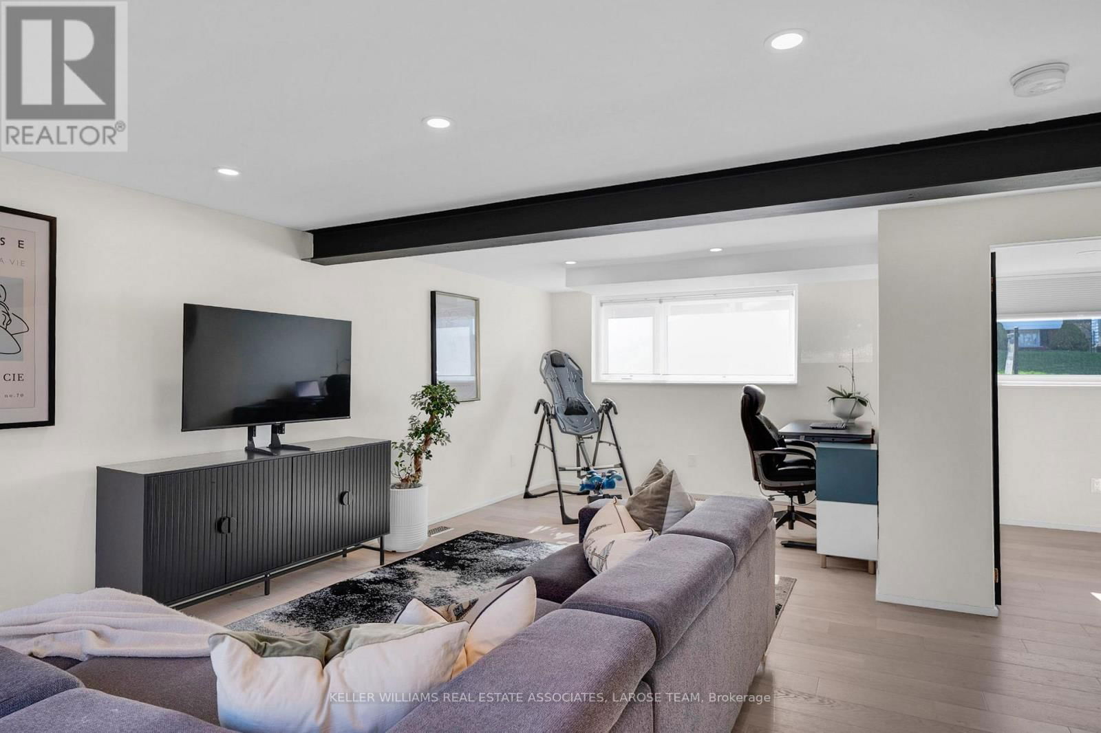 16 LYNNDALE DRIVE Image 27