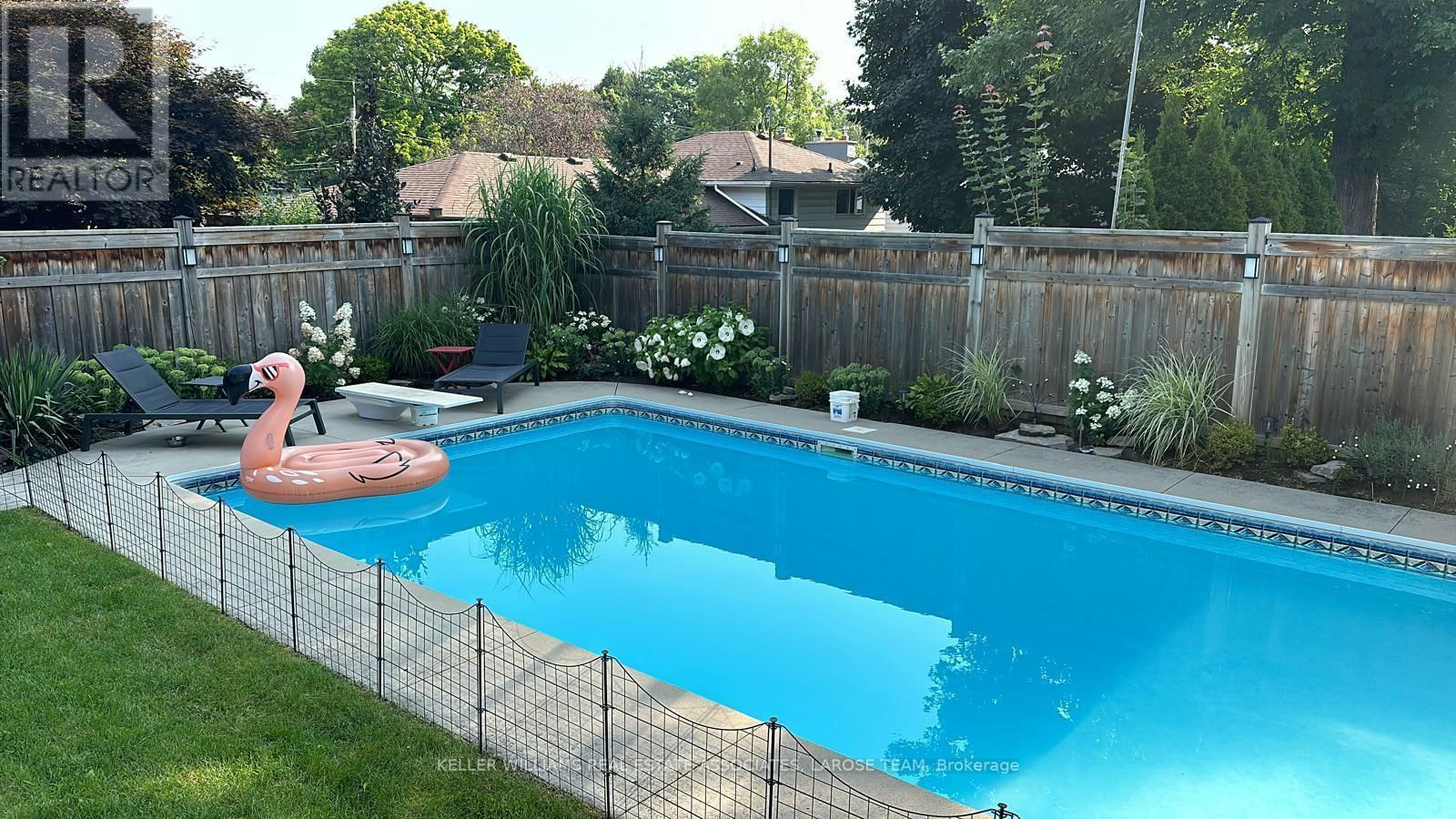 16 LYNNDALE DRIVE Image 34