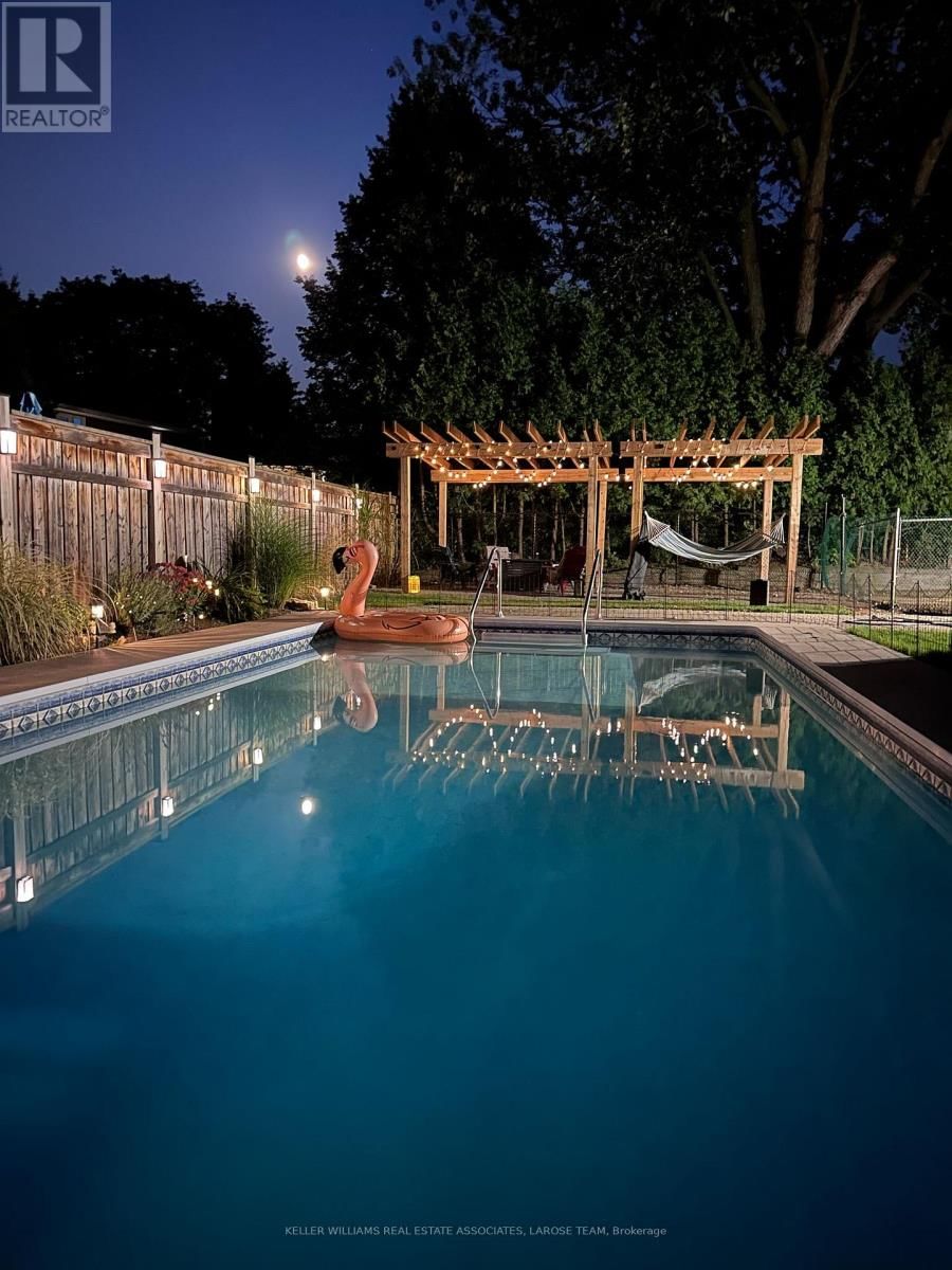 16 LYNNDALE DRIVE Image 35