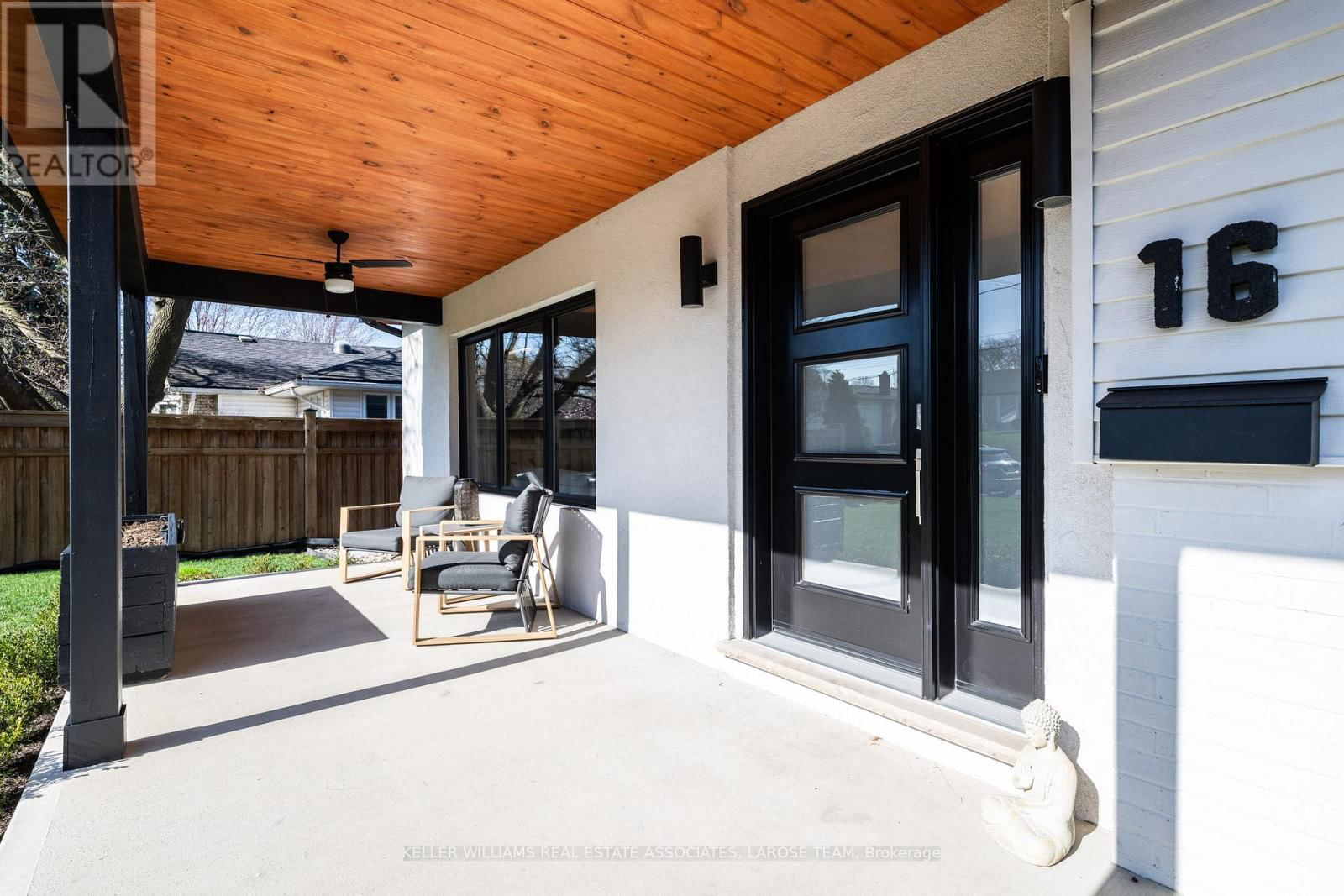 16 LYNNDALE DRIVE Image 4