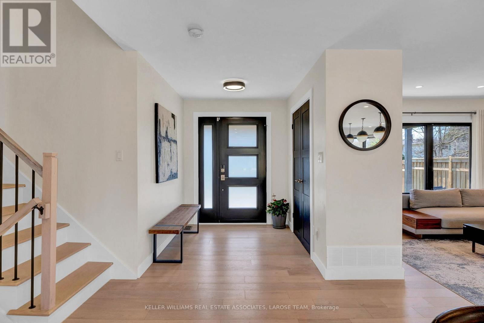 16 LYNNDALE DRIVE Image 5