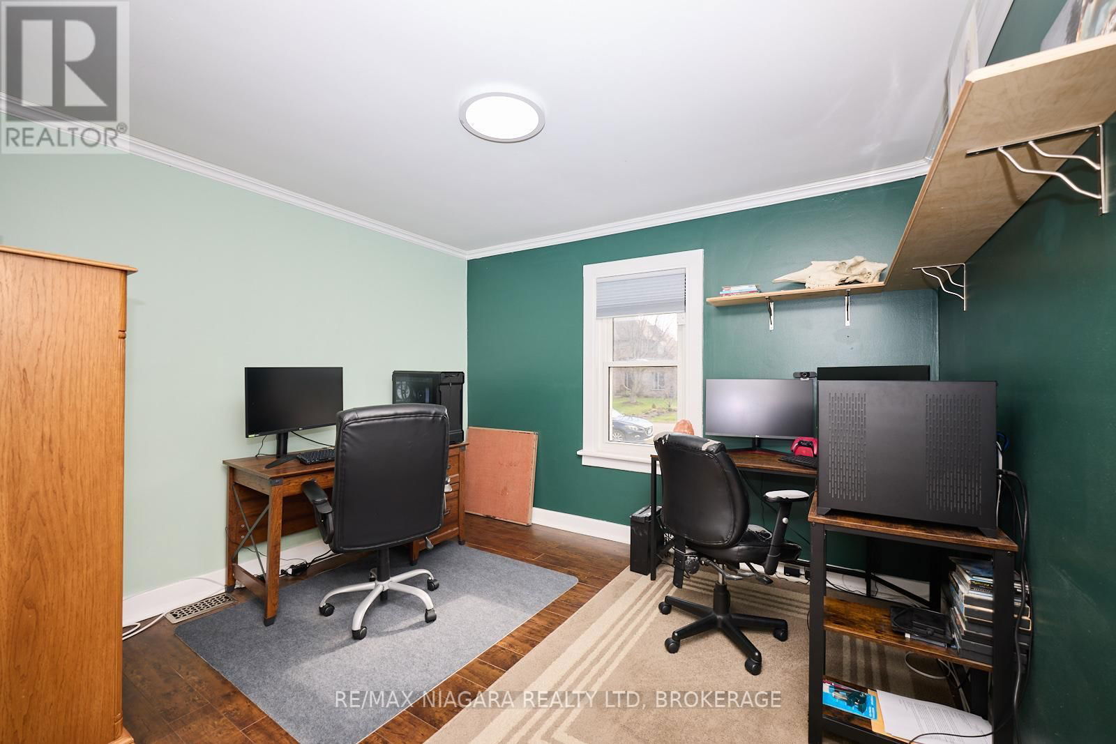 527 FERNDALE AVENUE Image 12