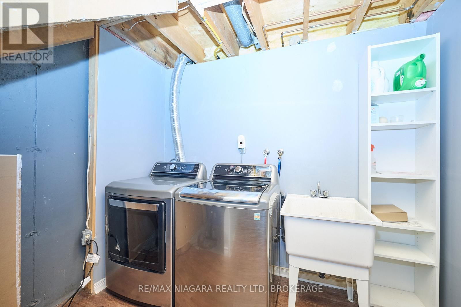 527 FERNDALE AVENUE Image 18
