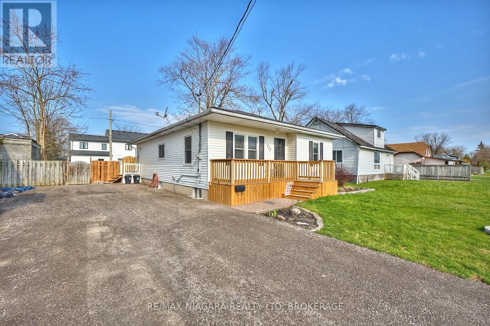 527 FERNDALE AVENUE Image 2