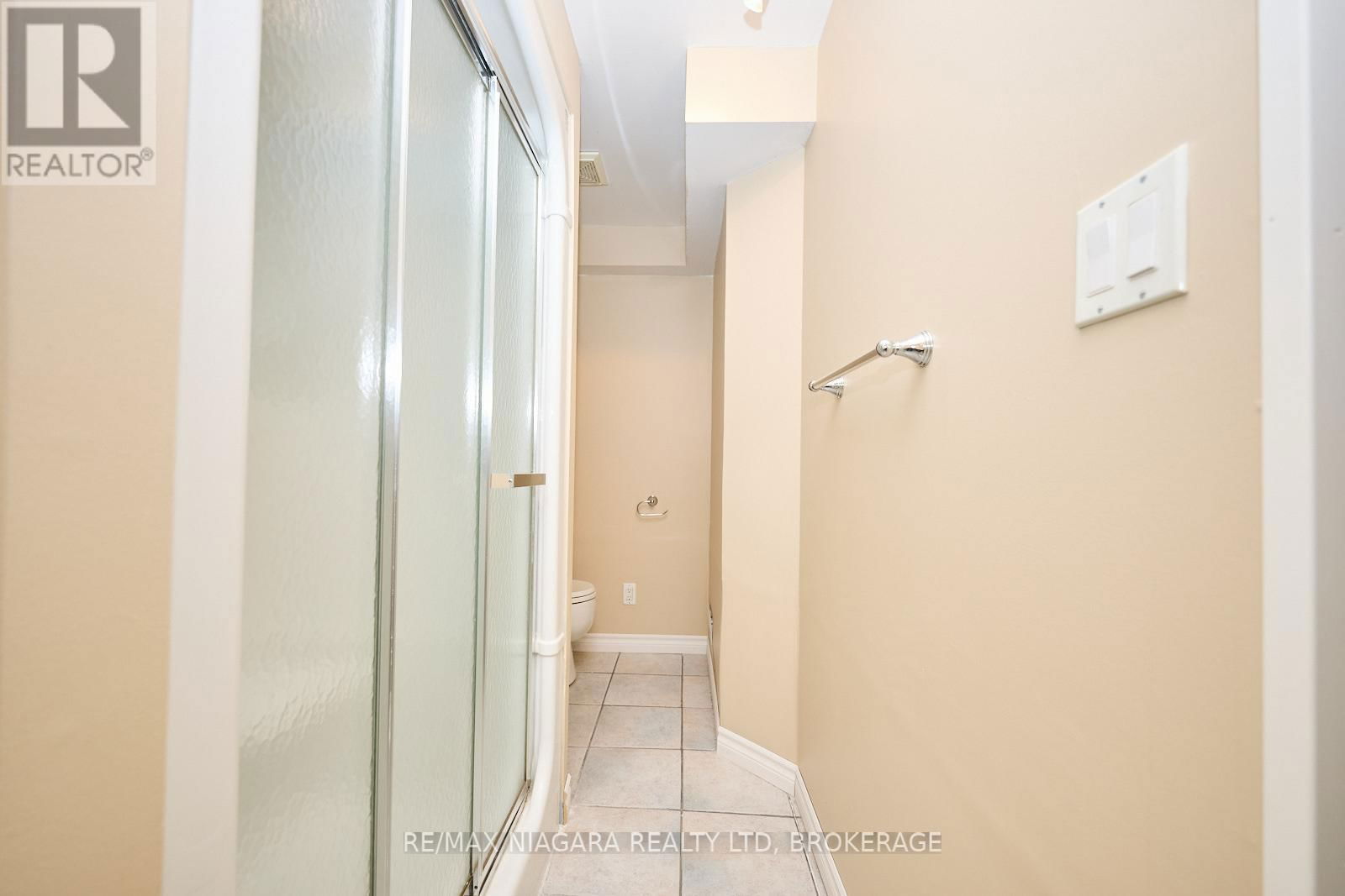 527 FERNDALE AVENUE Image 20