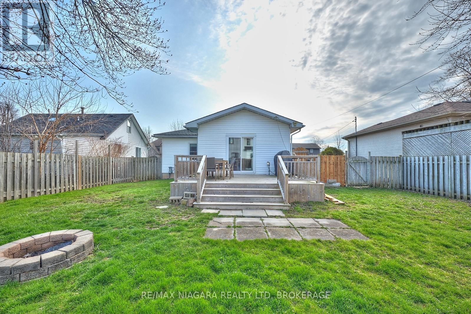 527 FERNDALE AVENUE Image 23