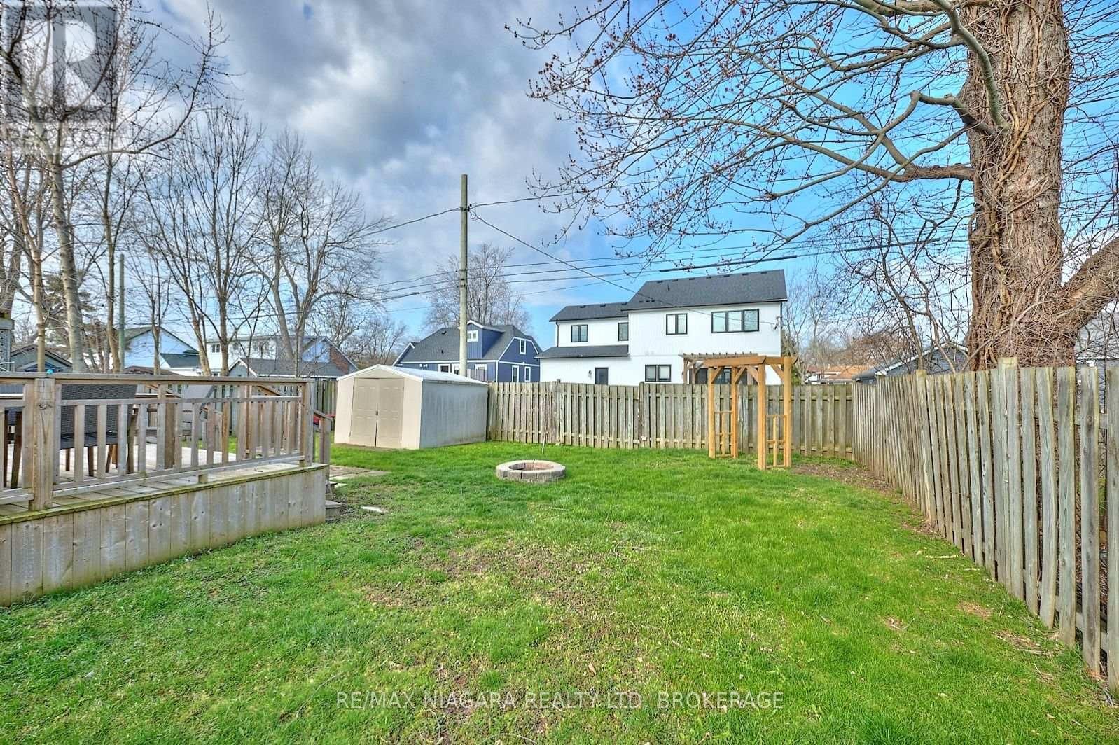 527 FERNDALE AVENUE Image 25
