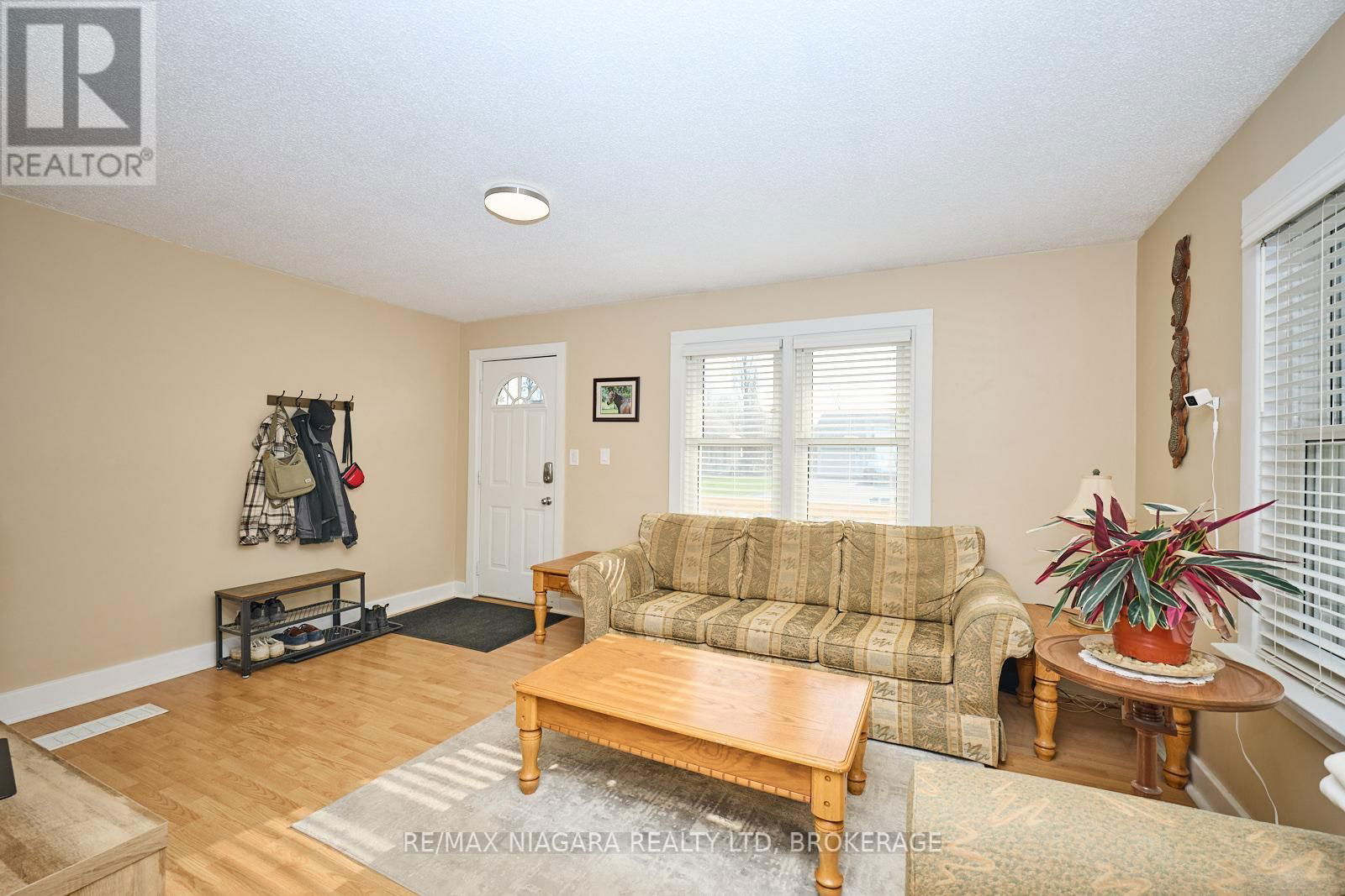 527 FERNDALE AVENUE Image 4