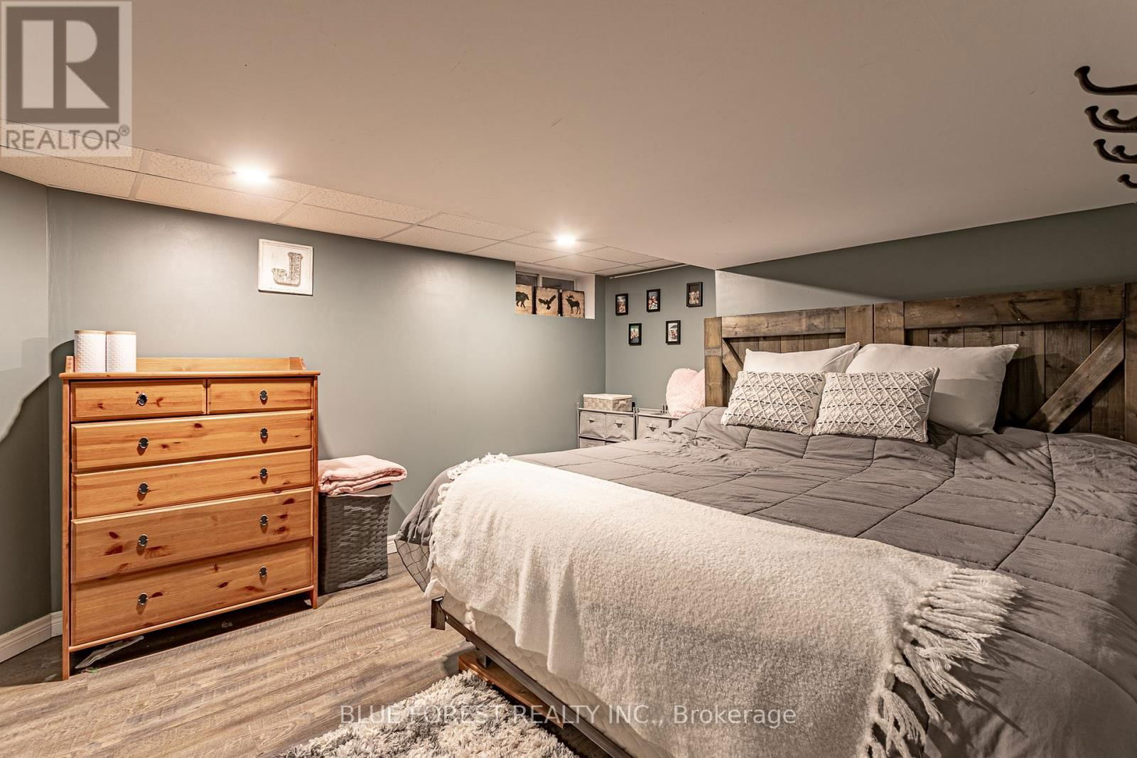 1645 GLADSTONE DRIVE Image 22