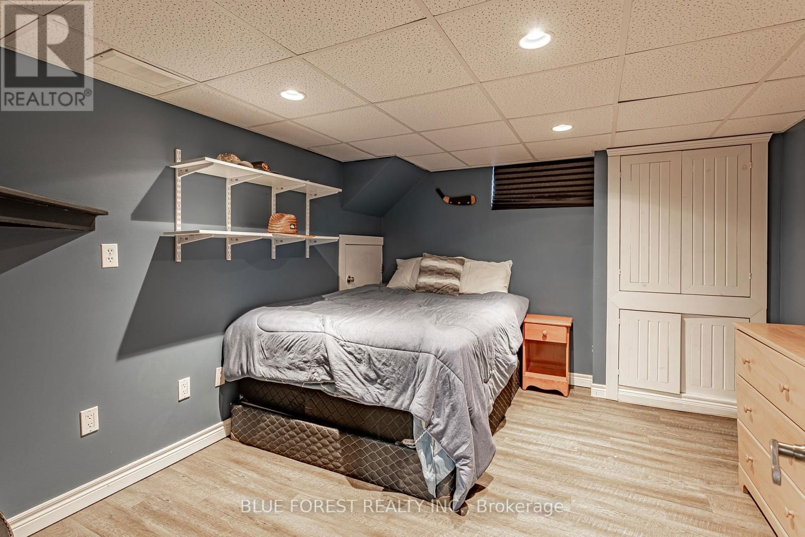 1645 GLADSTONE DRIVE Image 25