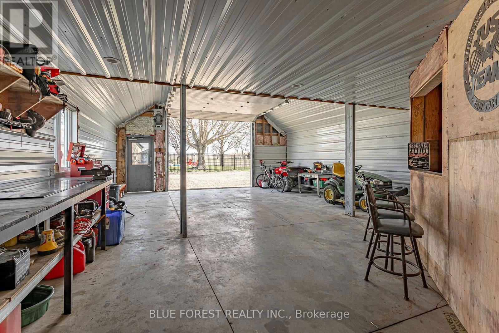 1645 GLADSTONE DRIVE Image 27