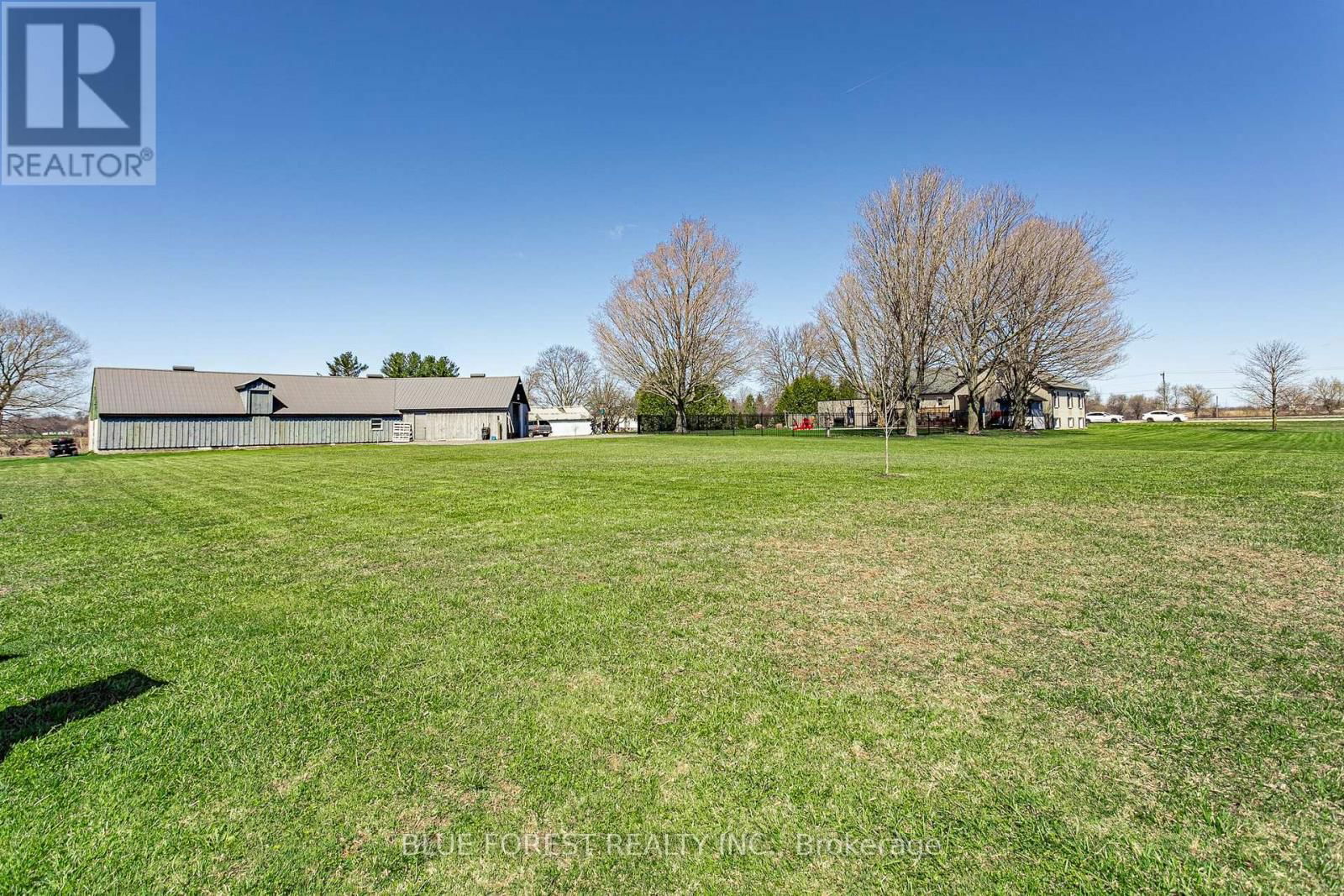 1645 GLADSTONE DRIVE Image 28