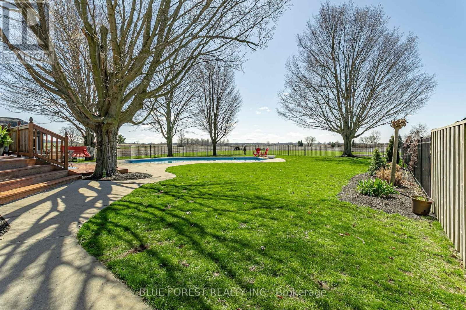 1645 GLADSTONE DRIVE Image 30