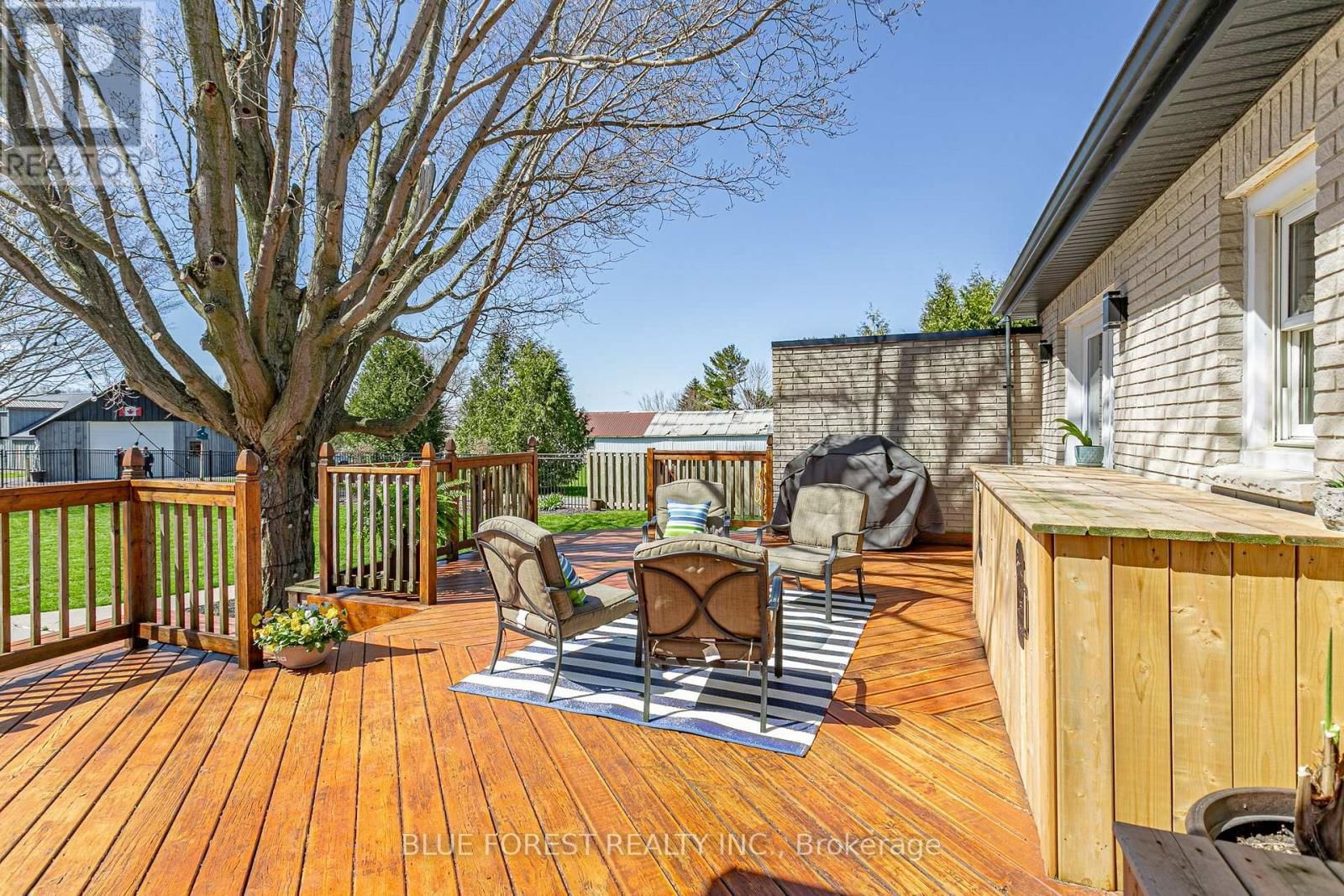 1645 GLADSTONE DRIVE Image 37