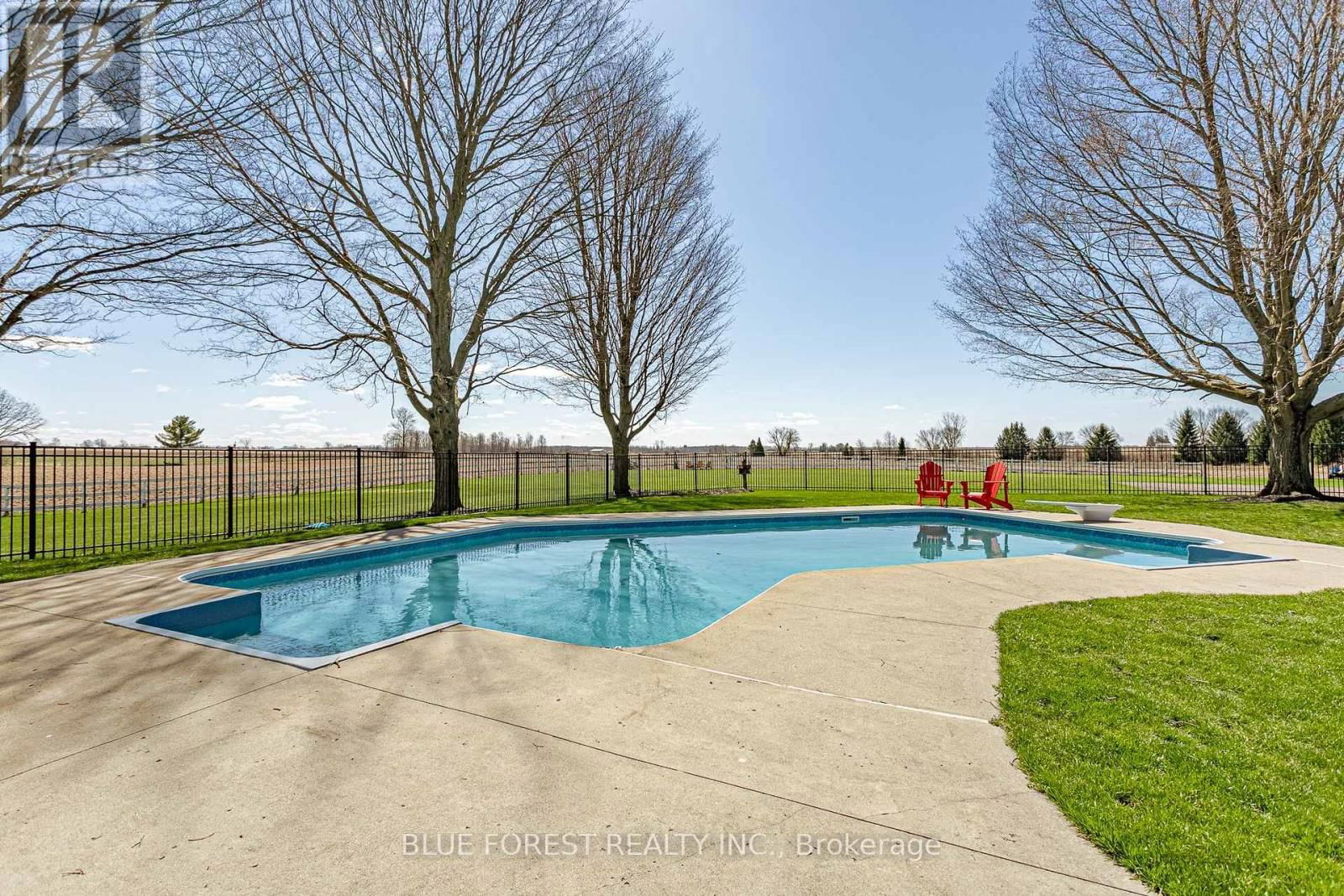 1645 GLADSTONE DRIVE Image 39