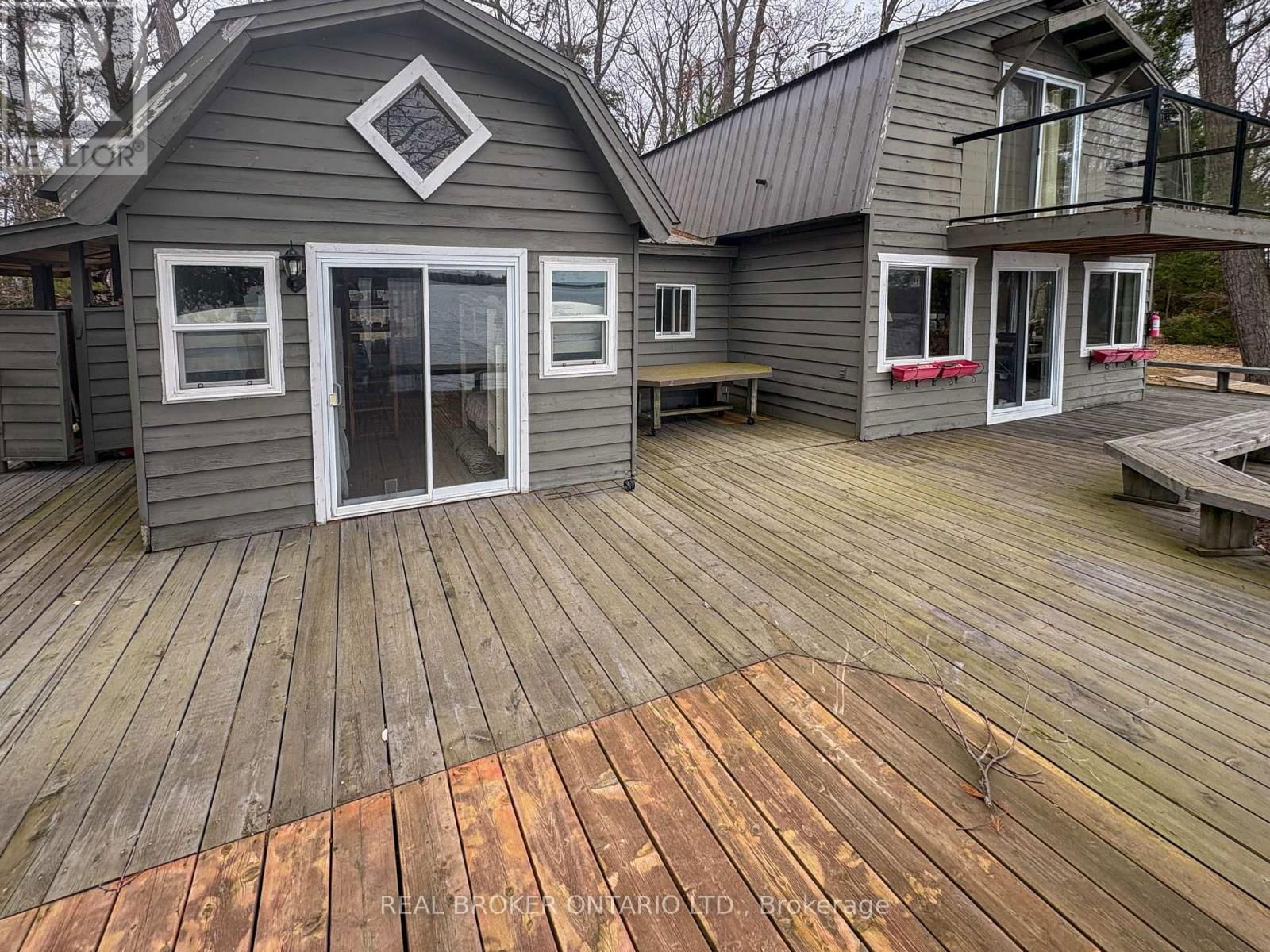 101 FAIRCLOUGH ISLAND Image 16