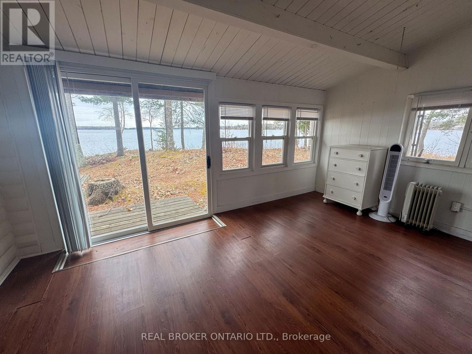 101 FAIRCLOUGH ISLAND Image 29